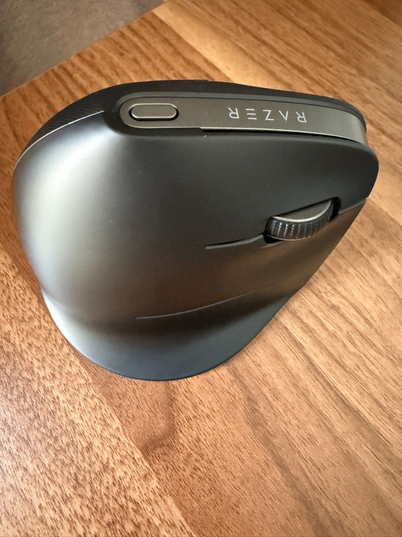 Razer Pro Click V2 Vertical Edition Wireless Mouse509851433352581121