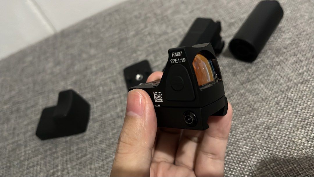 Red dot for airsoft (Category: Action & Battle Toys) located in Santa Rosa. Submitted by arca05 (Listing ID 1449797789, Image 1). Description: Red dot for airsoft Mahina na battery Matagal na di nagagamit at nakatambak nalang Pass muna sa last price, hm Santa rosa laguna.