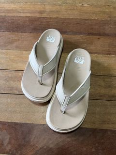(Category: ) located in . Submitted by carmiscloset (Listing ID 1449827135, Image 1). Description: .