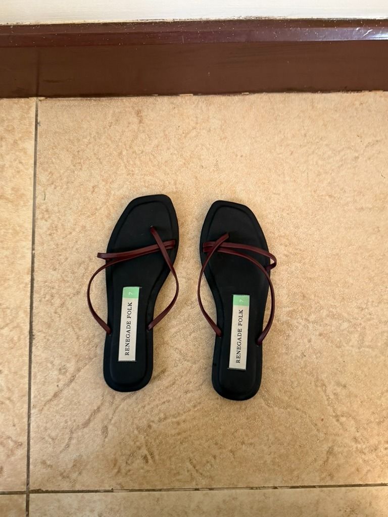 Renegade Folk All Day Soft Insoles Size 7 (Category: Flats & Sandals) located in Santa Rosa. Submitted by sirahe (Listing ID 1449831727, Image 2). Description: - Brand: Renegade Folk All Day Soft Insoles - Size: 7 - RFS: Threw away the box and couldnt exchange the sizing :( its too small on me! worn once to try it on, good as new! .