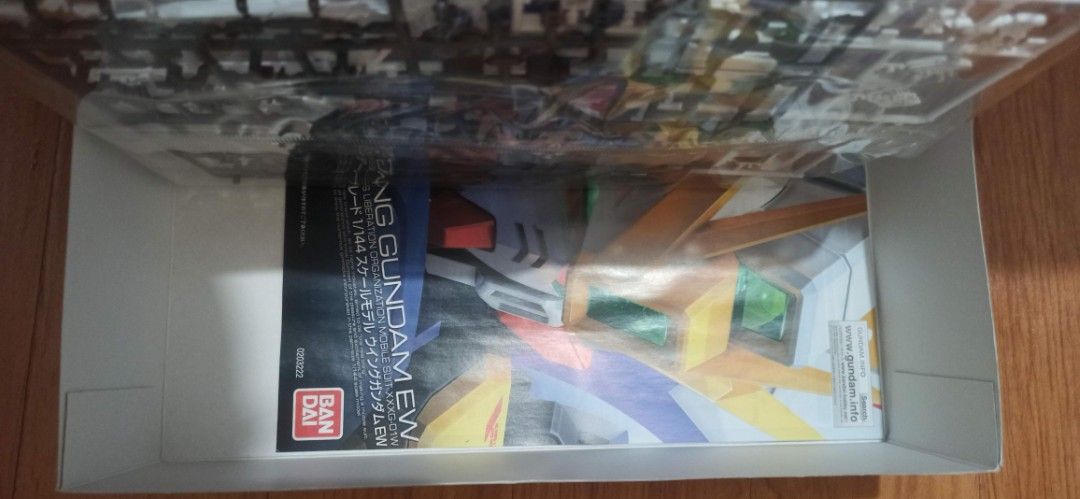 RG Wing Gundam EW Bandai Model Kit (Category: Gundam & Model Kits) located in Manila. Submitted by ziuelle (Listing ID 1449770790, Image 2). Description: - Brand New RG Wing Gundam EW Model Kit - All runners still sealed in original plastic - Includes decal sheet - Ideal for Gundam enthusiasts and collectors.