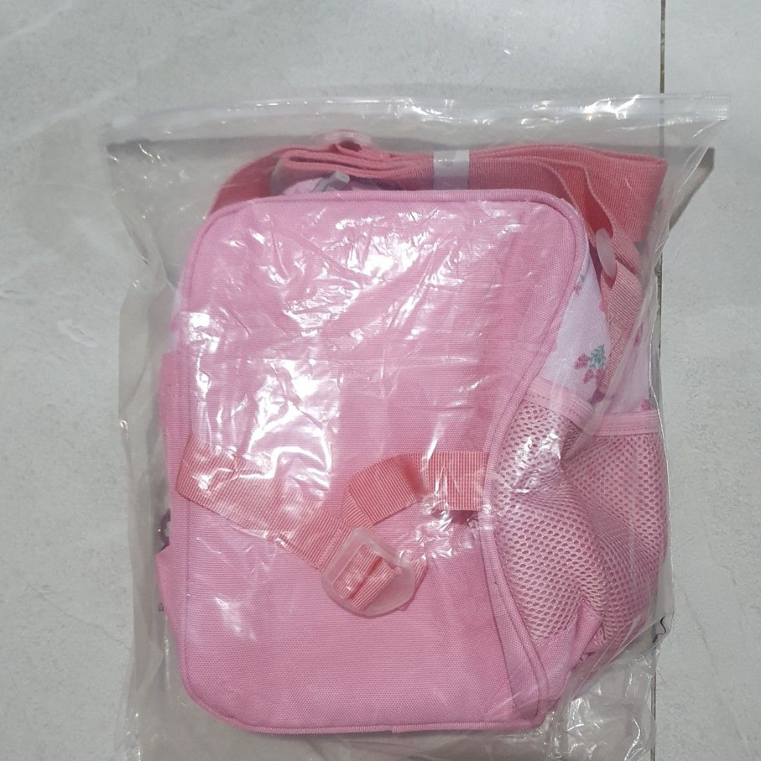 Robby Rabbit Thermal Lunch Bag (Category: Babies & Kids Fashion) located in Makati City. Submitted by an518x (Listing ID 1449763977, Image 2). Description: Brand New with tag Color Pink with print Fixed price 300 po. Pick up/meet up lang po muna now please..