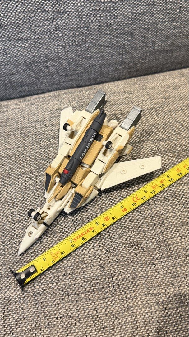 Robotech Macross (Category: Gundam & Model Kits) located in Quezon City. Submitted by abubut.atbp (Listing ID 1449762534, Image 2). Description: What you see is what you get Plastic version and transformable Joints are still good Toynami brand indicated Pickup location: Valleygolf Antipolo .