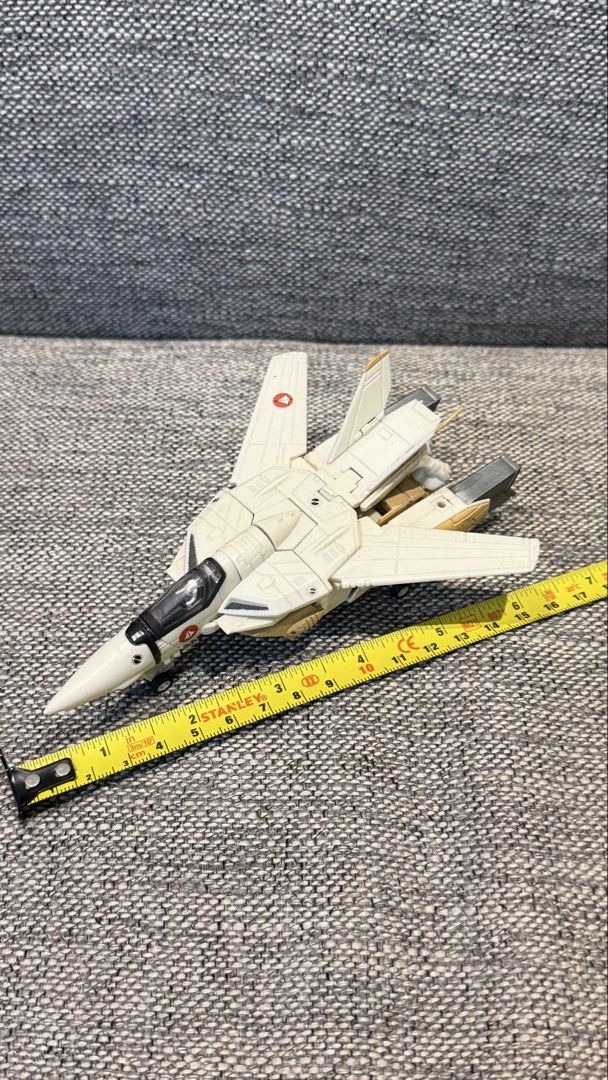 Robotech Macross (Category: Gundam & Model Kits) located in Quezon City. Submitted by abubut.atbp (Listing ID 1449762534, Image 1). Description: What you see is what you get Plastic version and transformable Joints are still good Toynami brand indicated Pickup location: Valleygolf Antipolo .