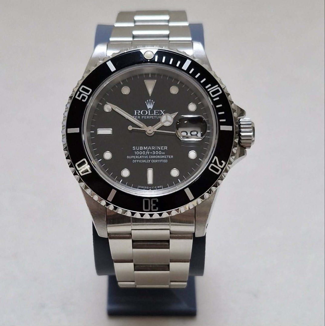 Rolex Submariner Date Tritium Dial Vintage (Category: Luxury Watches) located in San Juan City. Submitted by rhyswatchph (Listing ID 1449750011, Image 1). Description: Rolex Submariner Date Tritium Dial Vintage 40mm Year 1991 16610 Full Set Condition 9.8/10 550,000.