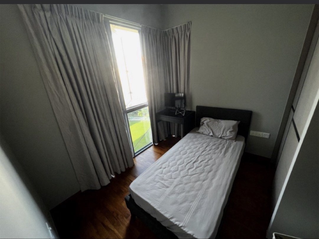 (Category: ) located in . Submitted by greatdeaals (Listing ID 1449749325, Image 1). Description: .