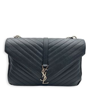 (Category: ) located in . Submitted by carousellluxury (Listing ID 1449416879, Image 1). Description: .