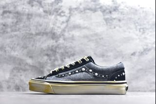 (Category: ) located in . Submitted by Outlet.Sneakers (Listing ID 1449801524, Image 1). Description: .