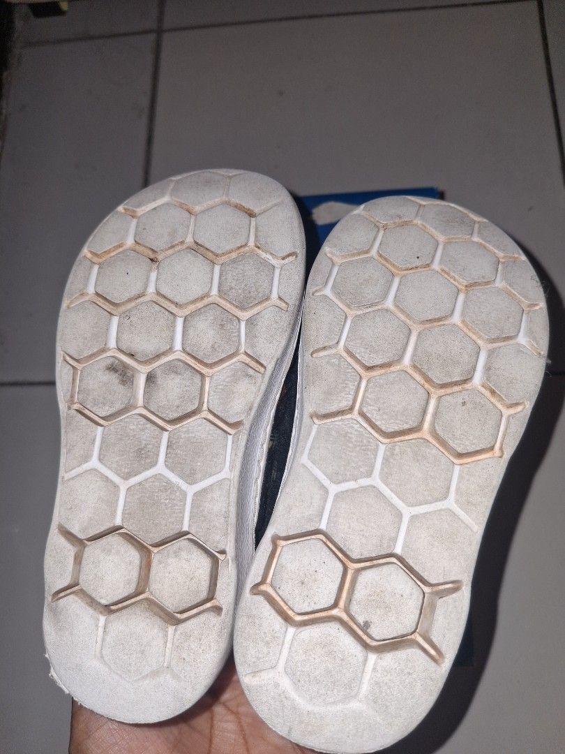 Sepatu adidas (Kategori: 1 hingga 3 tahun) berada di Jakarta Barat. Dikirim oleh prelovebyjeje (ID iklan 1449754006, Gambar 3). Deskripsi: size 25 insole 14.5cm masih bagus banget ya pemakaian wajar bisa oren.