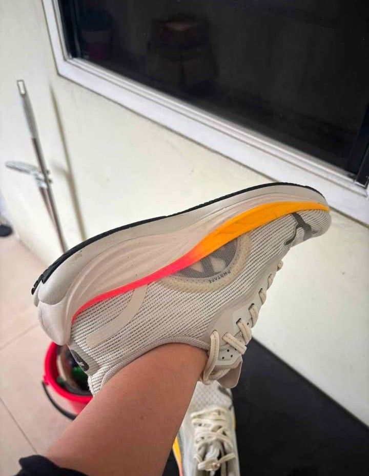 Sepatu Lari (Running Shoes) Women Puma Velocity Nitro 3 Vapor - Warna Abu-abu, Ukuran 38, Used 85% (Kategori: Sepatu Wanita) berada di Jakarta Pusat. Dikirim oleh brb_shop (ID iklan 1449839140, Gambar 3). Deskripsi: Sepatu Lari (Running Shoes) Women Puma Velocity Nitro 3 Vapor - Warna Abu-abu, Ukuran 38, Used 80% boleh dinego harganya.