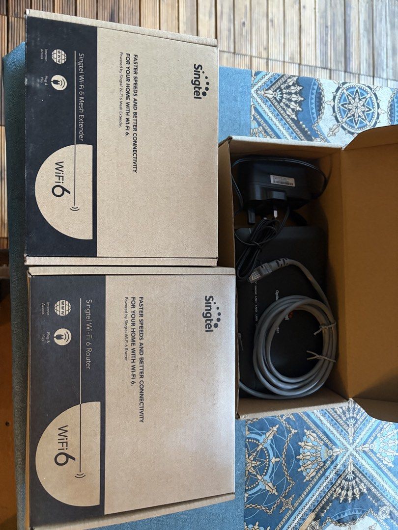 Singtel WiFi 6 Router and Mesh Extender Set