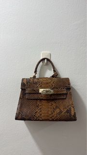 (Category: ) located in . Submitted by qrack (Listing ID 1449902690, Image 1). Description: .