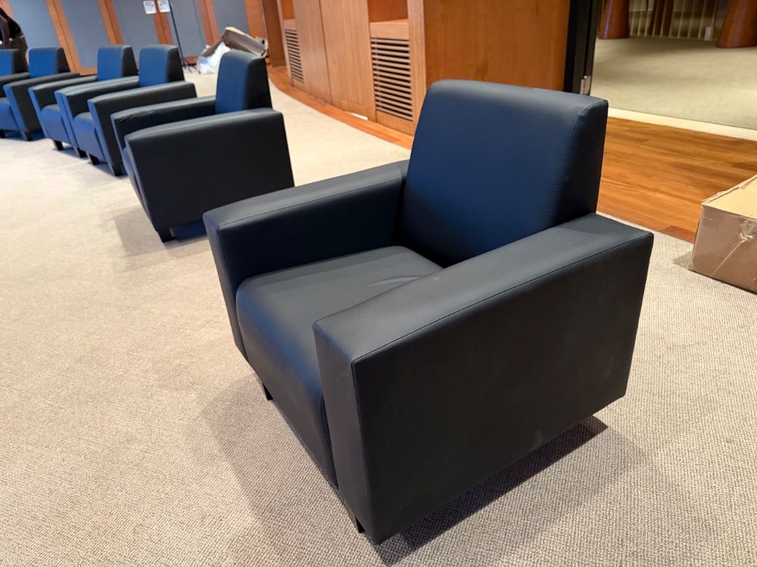 Sofa (Category: Sofas) located in Singapore. Submitted by cvent99 (Listing ID 1449340804, Image 3). Description: Dimensions Overall Dimensions: (W)80cm x (D)69.5cm x (H)76.5cm.