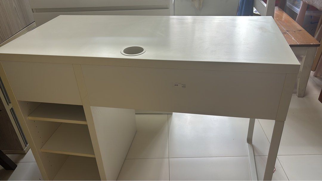 Study table (Category: Tables & Sets) located in Singapore. Submitted by katherlyn85 (Listing ID 1449871351, Image 3). Description: Bought new study table and don’t need this anymore lightly used .