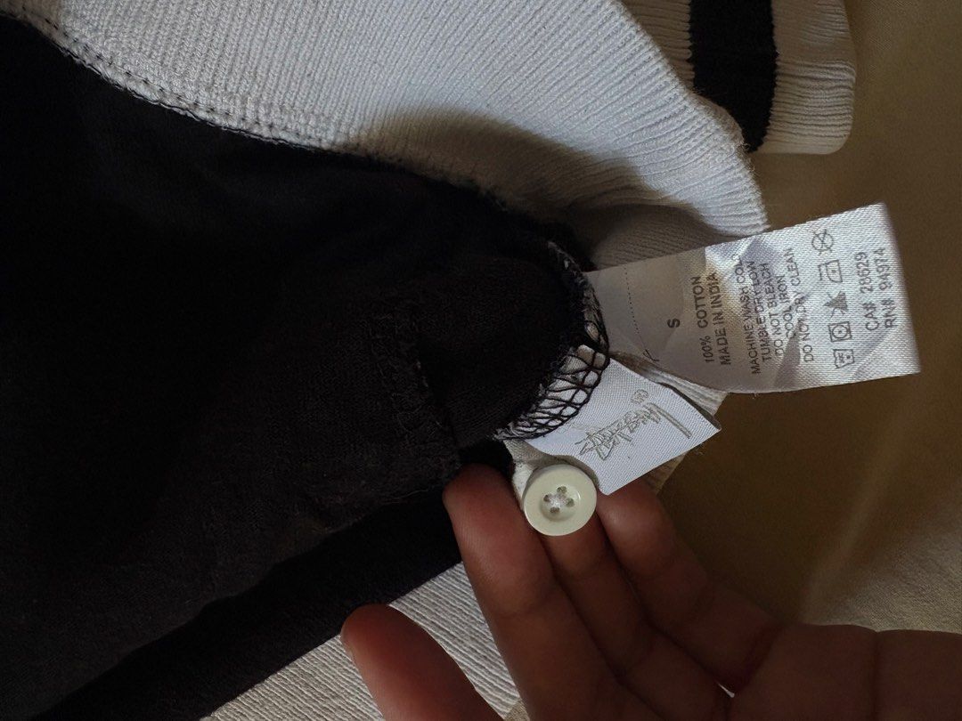 Stussy Black Rugby Polo LS (Category: Tshirts & Polo Shirts ) located in Paranaque City. Submitted by cur8dfinds (Listing ID 1449823384, Image 3). Description: - S on tag (20x26.5) - Issues: stains on the cuffs - Color rate: 9.5/10 - Needs wash.