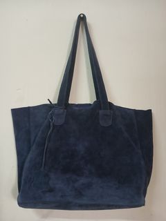 (Category: ) located in . Submitted by azizahthriftshop (Listing ID 1449856724, Image 1). Description: .