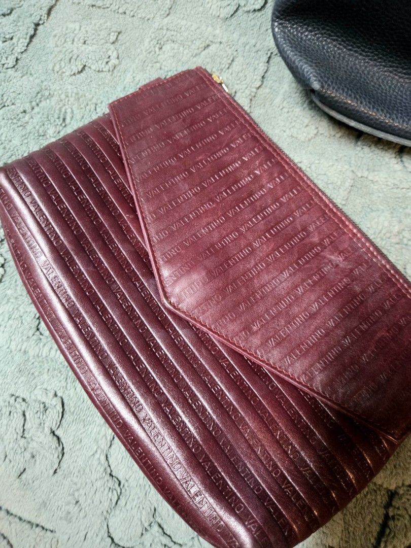 Take all leather bag (Category: Luxury Bags & Wallets) located in Manila. Submitted by oki.ukay (Listing ID 1449898178, Image 2). Description: location: san andres manila.