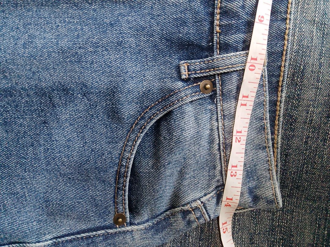 Tattered High Waisted Wide Leg Jeans (Category: Jeans) located in General Trias. Submitted by reziahbant00650 (Listing ID 1449937464, Image 3). Description: GRL Tattered High Waisted Baggy Jeans Large on tag medida size 28-29 Length'41 Leg hole''11 Excellent Condi..