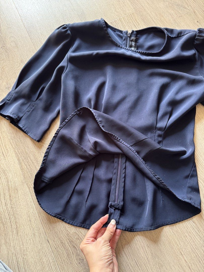 The closet lover navy top (Category: Blouses) located in Kuala Lumpur. Submitted by bringhome (Listing ID 1449865233, Image 3). Description: Slight puff over sleeves Slim cutting that accentuates waistline Iron free material Any 2 apparels above for free wm postage .