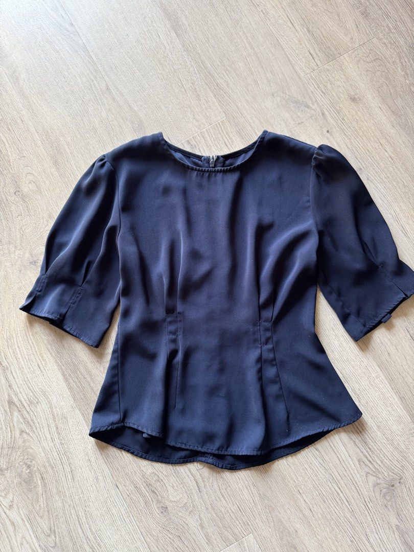 The closet lover navy top (Category: Blouses) located in Kuala Lumpur. Submitted by bringhome (Listing ID 1449865233, Image 1). Description: Slight puff over sleeves Slim cutting that accentuates waistline Iron free material Any 2 apparels above for free wm postage .