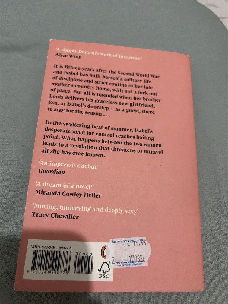 The Safekeep (Kategori: Buku) berada di Jakarta Pusat. Dikirim oleh declutterday (ID iklan 1449913280, Gambar 3). Deskripsi: The Safekeep by Yael van der Wouden. Like new, baru dibeli bulan Mei 2026. Lihat gambar untuk melihat sinopsis. Dijual cepat! Sudah termasuk ongkir untuk jabodetabek.