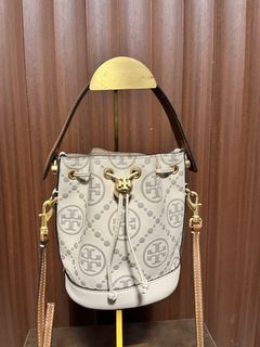 (Category: ) located in . Submitted by nbetcuban007trendyfinds (Listing ID 1449808179, Image 1). Description: .