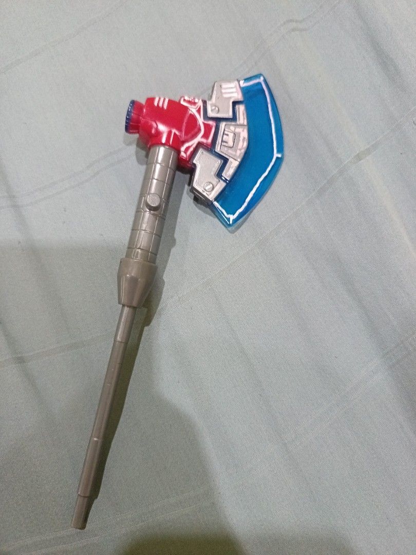 Transformers axe weapon (Category: Toys & Games) located in Kuala Lumpur. Submitted by happytree.7c74c2 (Listing ID 1449764398, Image 1). Description: .