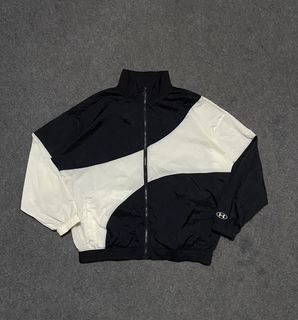 (Category: ) located in . Submitted by yazherizthrifting (Listing ID 1449853511, Image 1). Description: .