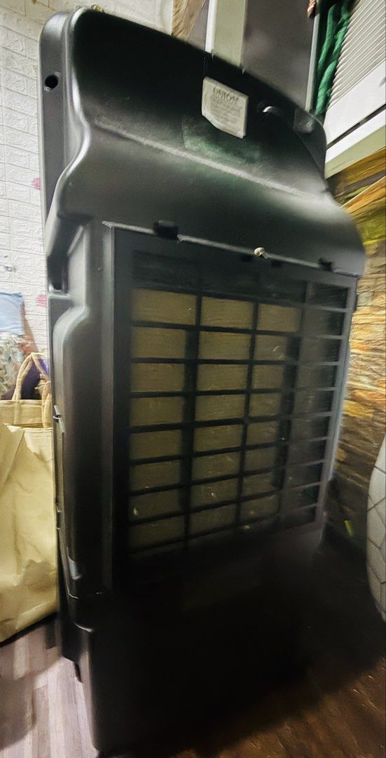 UNION Multi-Functional Air Cooler with Remote (Category: Air Conditioning and Heating) located in Makati City. Submitted by scheldelifeway (Listing ID 1449903920, Image 3). Description: - UNION Multi-functional Air Cooler - Multiple modes: Swing, Wind, Speed - Comes with remote control - Water level indicator - Works well and cools rooms effectively With Box.