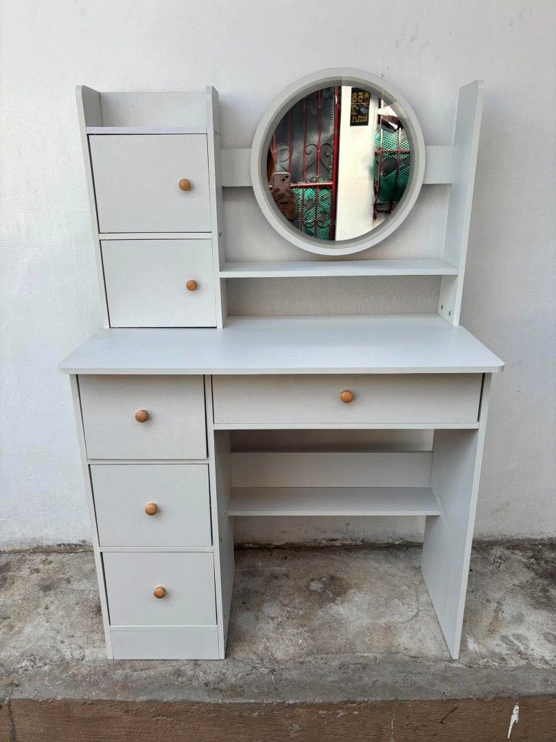 Vanity mirror with led light touch screen ASSEMBLED (Category: Mirrors) located in Manila. Submitted by dolorchris69891 (Listing ID 1449845885, Image 2). Description: Vanity mirror with led light touch screen 3700 ASSEMBLED 3500 BOX SEALED.