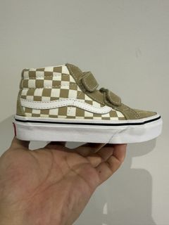 (Category: ) located in . Submitted by Kino.Z (Listing ID 1449835540, Image 1). Description: .