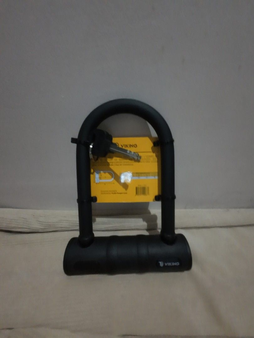 Viking U-Lock 141 x 203 mm Bicycle Lock (Category: Bicycles) located in Makati City. Submitted by sam01997 (Listing ID 1449937706, Image 2). Description: - Viking U-lock for sale - Dimensions: 141mm x 203mm - Material: Hardened steel - Comes with keys - Provides strong and durable bike security.