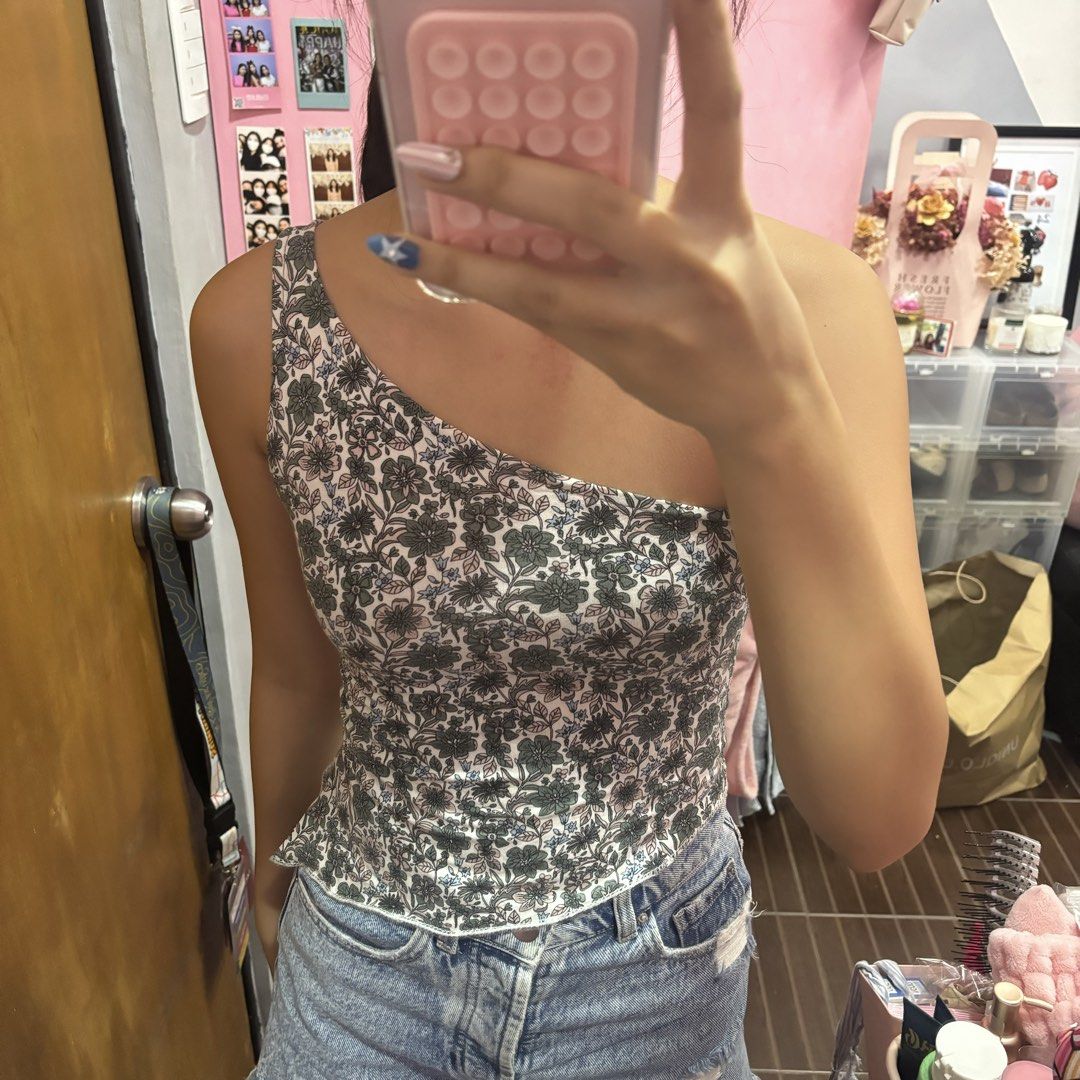 vin the line inspo one shoulder top (Category: Sleeveless) located in Quezon City. Submitted by jagermasterrr (Listing ID 1449849861, Image 2). Description: bought from ig (forgot the handle).
