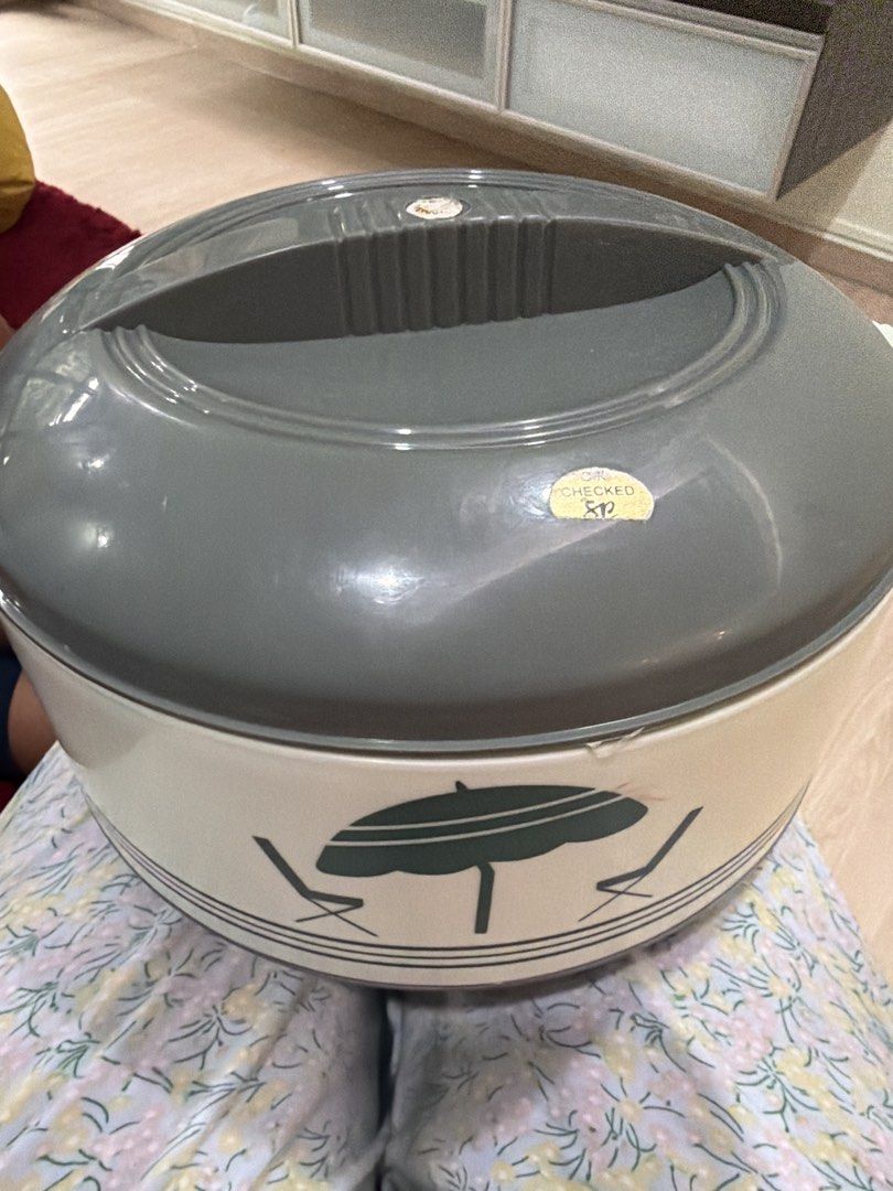 Vintage Insulated Food Warmer Casserole Dish with Lid