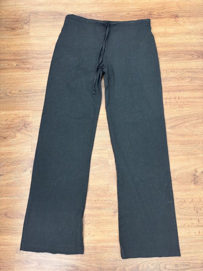 Vintage low waisted linen pants (Category: Other Bottoms) located in Taguig. Submitted by bulletproofsoul (Listing ID 1449808883, Image 1). Description: String has loose threads but barely noticeable when tied.