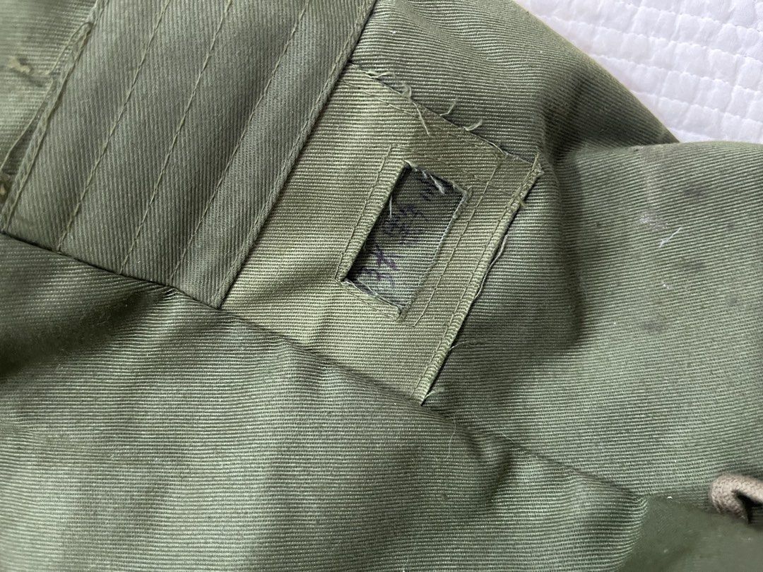 vintage military bag (Category: Backpacks) located in Akbar. Submitted by fixation_05 (Listing ID 1449821328, Image 3). Description: vintage military Surplus Vietnam War Type78 Army Field Pack Nylon Fabric Waterproof Back excellent no issues.