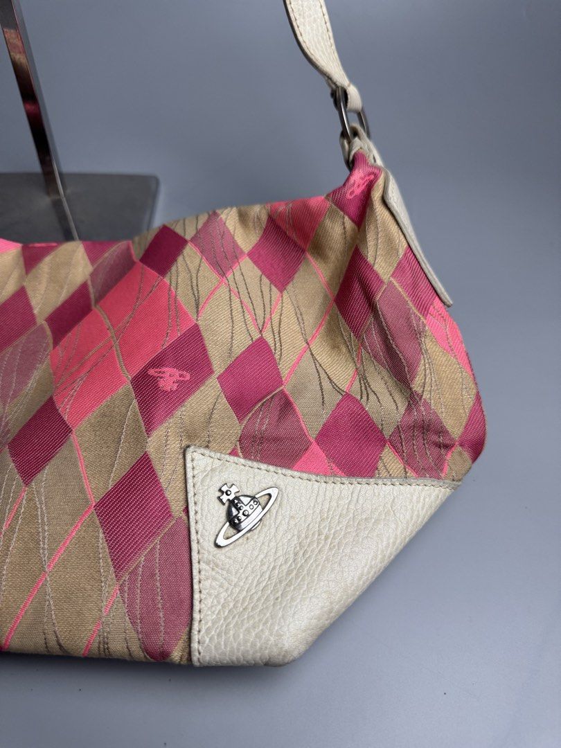 Vivienne Westwood - Orb Argyle - Hobo (Category: Cross-body Bags) located in San Pablo. Submitted by hiddenrygn (Listing ID 1449879164, Image 2). Description: Vivienne Westwood - Orb Argyle - Hobo Rank AB Minor signs of usage Need minimal clean inside Excellent condition Authentic DM!.