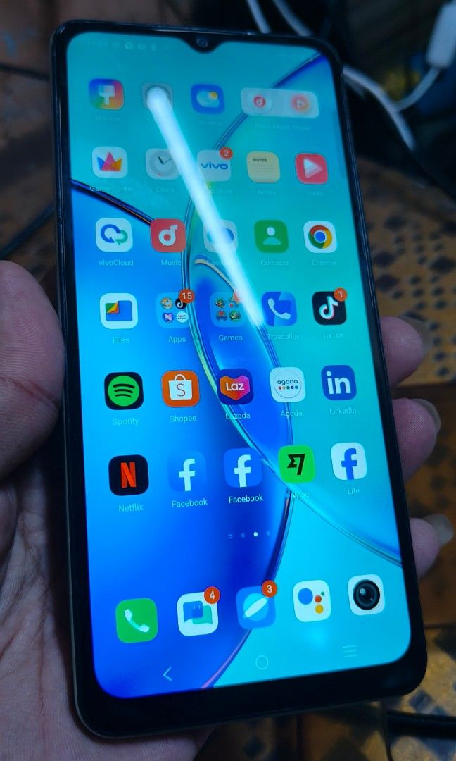 VIVO Y26s 256 (Category: Vivo) located in Quezon City. Submitted by okamicute (Listing ID 1449815115, Image 3). Description: for sale 4000 pang gaming malakas sound change lcd nasya kc nabasag padapa kapapalit lng lcd kaya goods na pang gaming etc meet up.
