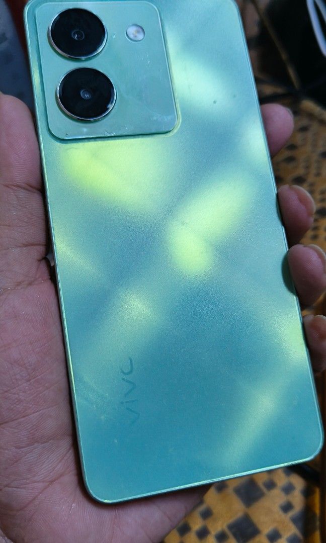 VIVO Y26s 256 (Category: Vivo) located in Quezon City. Submitted by okamicute (Listing ID 1449815115, Image 1). Description: for sale 4000 pang gaming malakas sound change lcd nasya kc nabasag padapa kapapalit lng lcd kaya goods na pang gaming etc meet up.