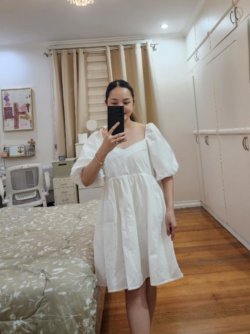 White Puff Sleeve Square Neck Mini Dress (Category: Dresses) located in Cagayan de Oro. Submitted by declutter97 (Listing ID 1449830678, Image 3). Description: White puff babydoll dress Super b quality! Fits up to Large Php400 Model's height: 5'1 Model's size: Small.