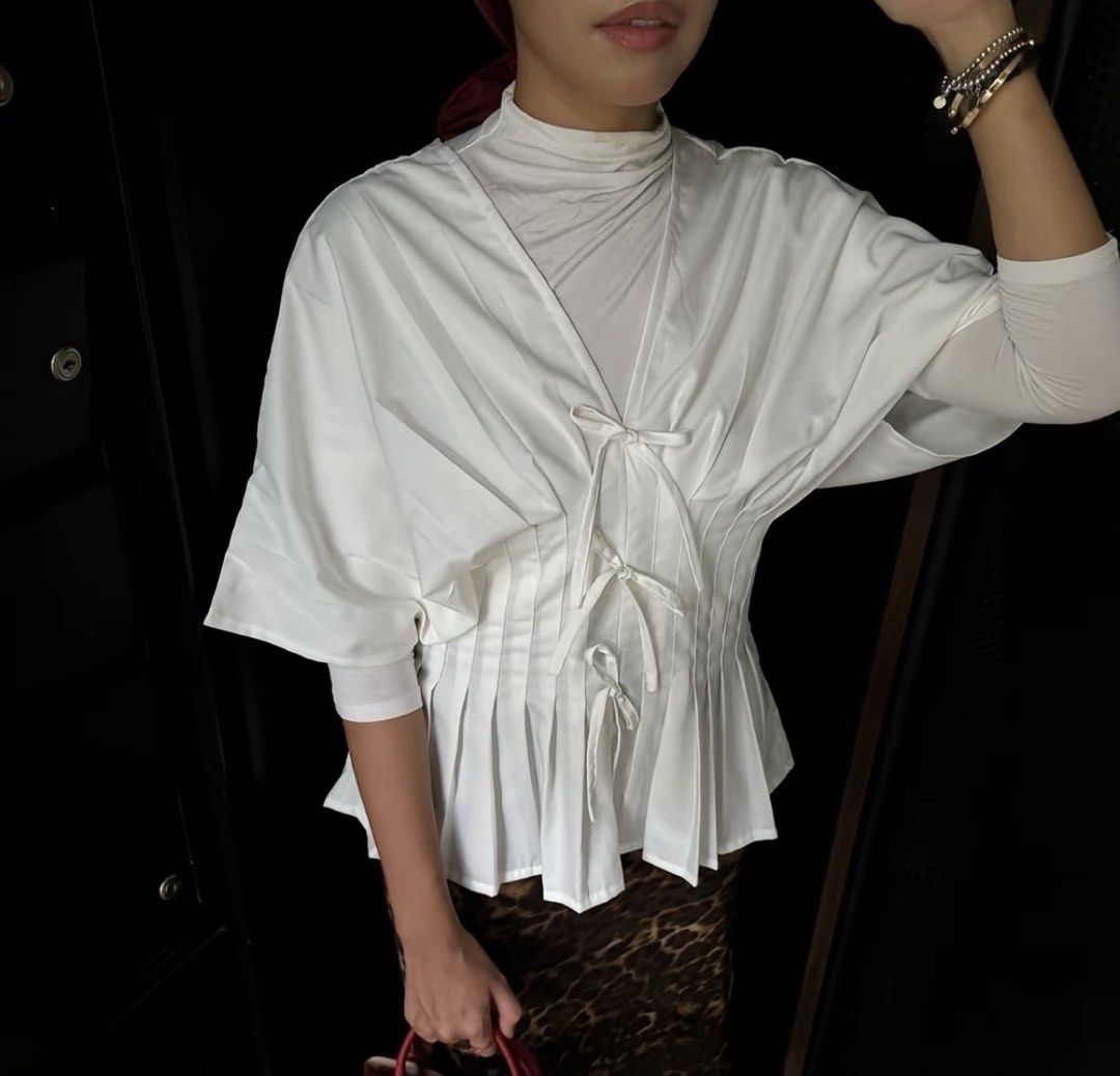white top (Category: Blouses) located in Kerteh. Submitted by casuallycruel (Listing ID 1449904669, Image 1). Description: size is xs/s.