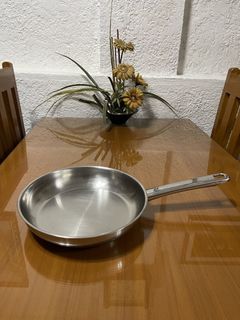 (Category: ) located in . Submitted by doublelkitchenware (Listing ID 1449912162, Image 1). Description: .