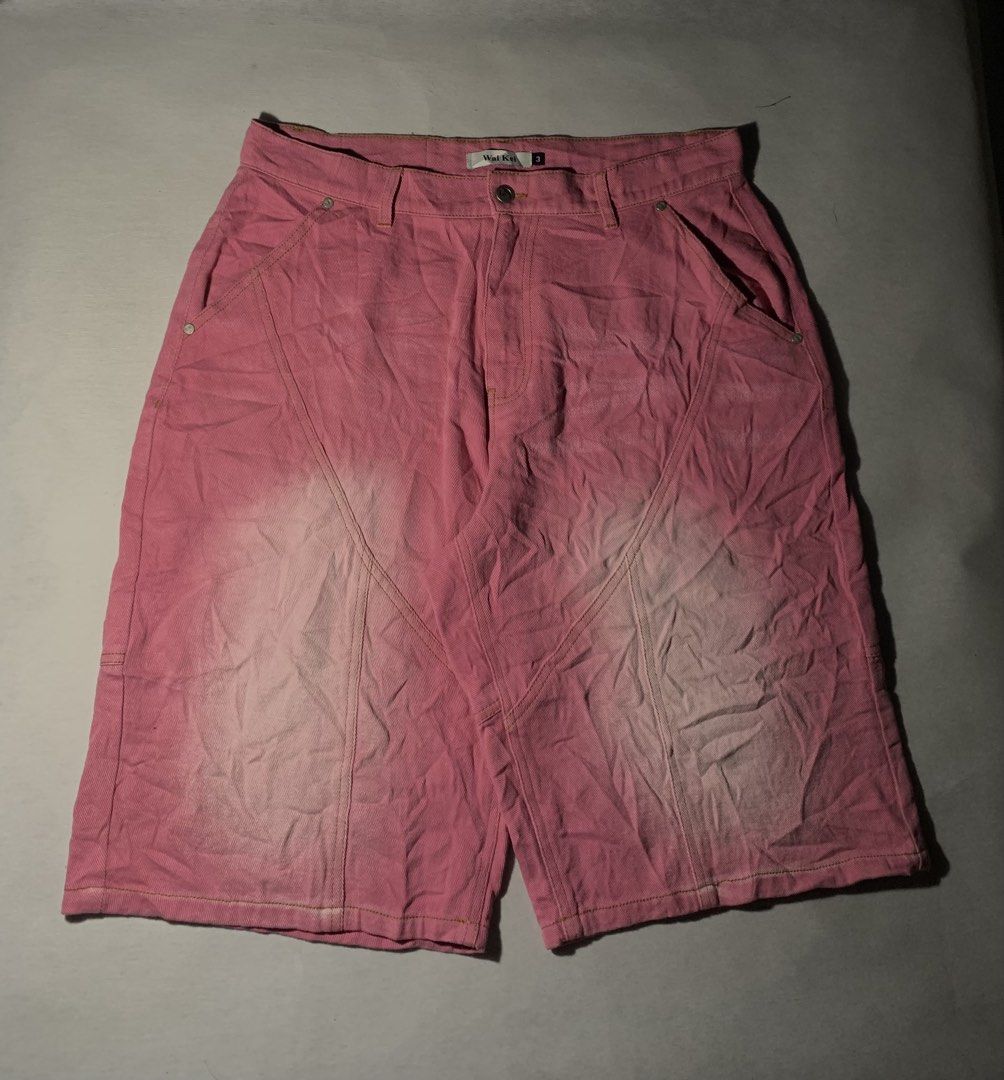 Y2k Pink Baggy jorts (Category: Shorts) located in Manila. Submitted by plasticcase__ (Listing ID 1449751675, Image 1). Description: Waist 32.