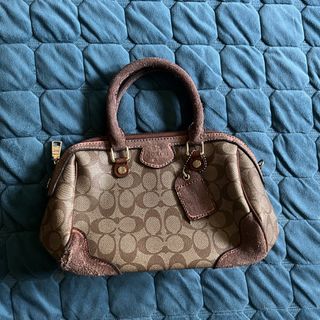 (Category: ) located in . Submitted by wear.arca (Listing ID 1449749391, Image 1). Description: .