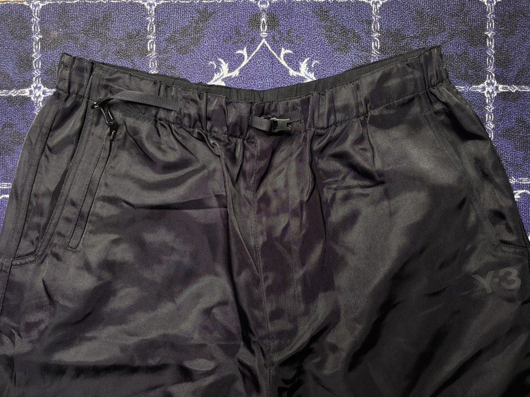 Y-3 Black Technical Trousers (Category: Trousers) located in Valenzuela. Submitted by telagram (Listing ID 1449862114, Image 3). Description: .