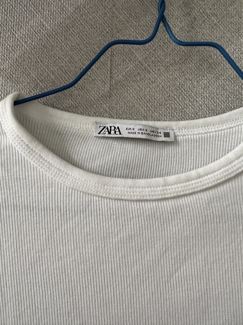 Zara T-Shirt (Kategori: Atasan) berada di Jakarta Selatan. Dikirim oleh saskianathania (ID iklan 1449805120, Gambar 2). Deskripsi: Size S.