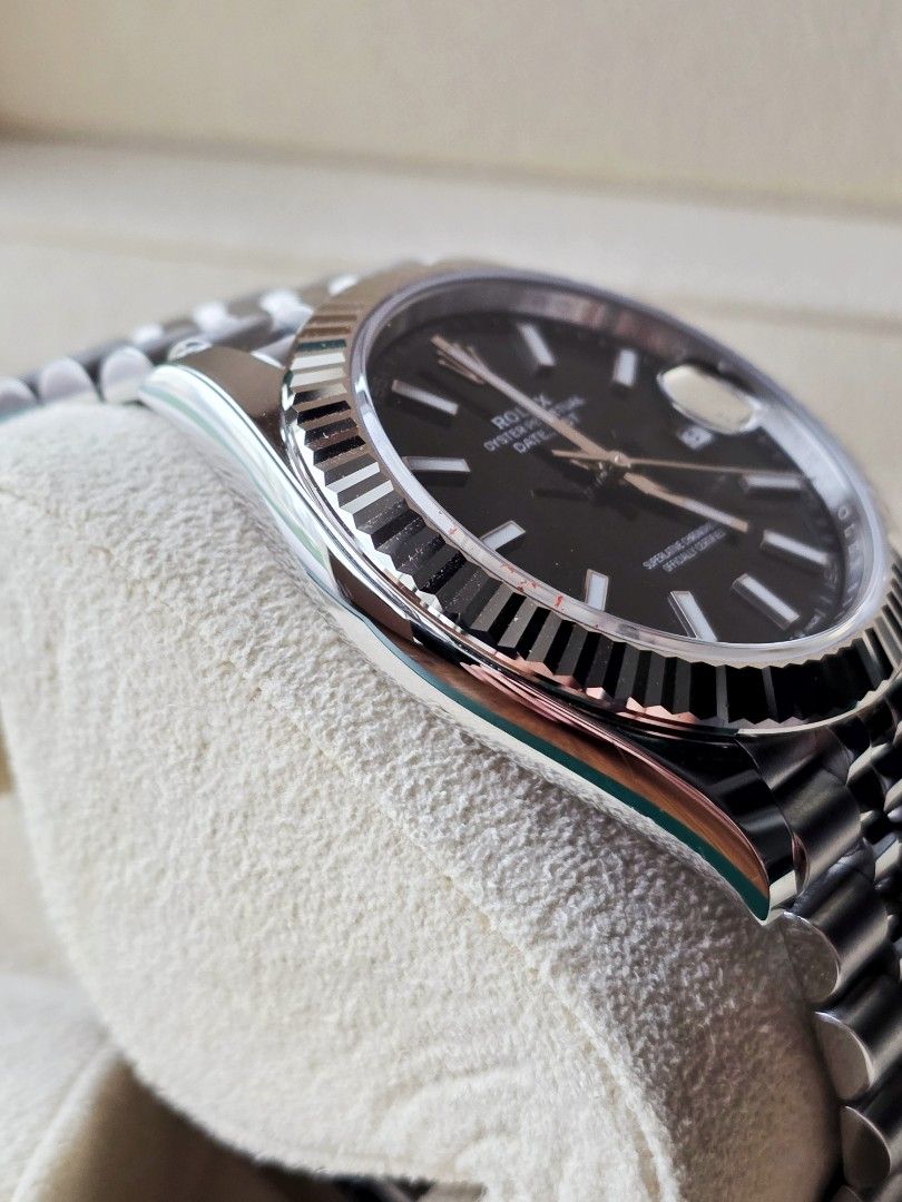 2024 Rolex Datejust 41 (Category: Luxury Watches) located in Makati City. Submitted by rvffy (Listing ID 1450062898, Image 3). Description: Rolex Datejust 41 PRICE: Php868,000 Year: 2024 Model: Datejust 41 Model Number: 126334 Links: 19 (Complete) RoIex Guarantee Card/Certificate: Yes Original Box: Yes PM for inquiries. 📍 One Ayala, 1 Ayala Ave cor. Edsa, Makati City #126300 #116300 #126200 #116200 #126334.