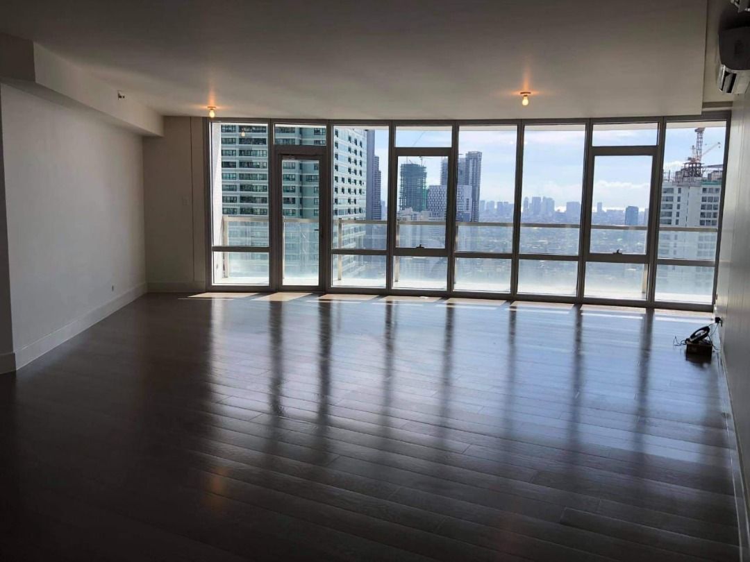 3BR Unit For Sale - Proscenium Kirov (Category: Apartments & Condos) located in Makati City. Submitted by vsg.realestate (Listing ID 1449959989, Image 1). Description: 🔆 3BR Unit For Sale - Proscenium Kirov 📌Property Details 42nd Floor 3BR 3.5TB 224 sqm Semi Furnished 2 Parking Slots 📌Features High floor “C” series above 40th floor Facing Pasig river 🌊 and sunset view 🌅 Expansive living room balcony Master T&B with bathtub Orientation: West 