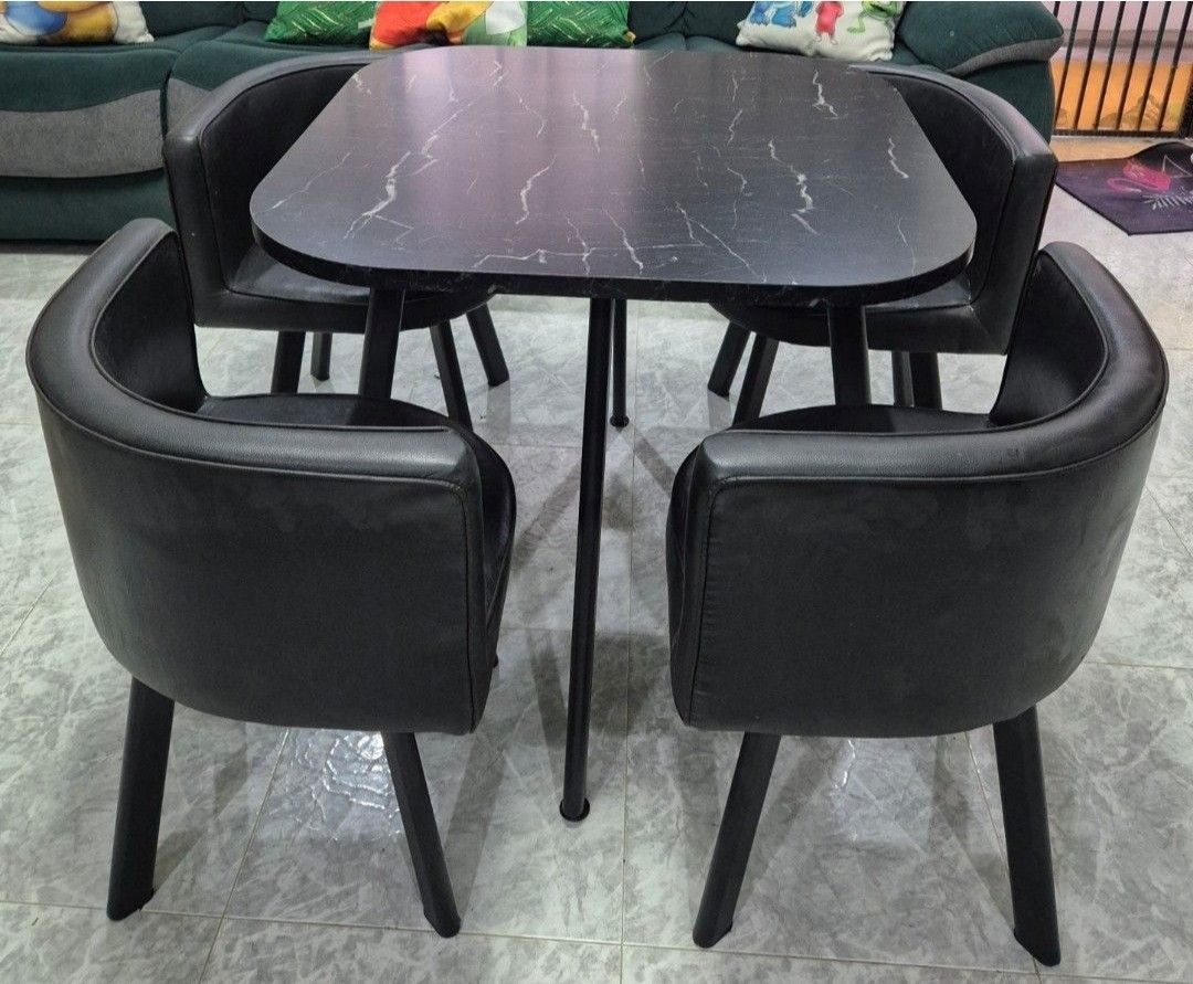 4 Seater Dining Table