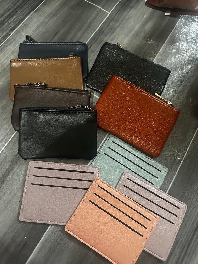 全新銀包 （分類：手袋及銀包）位於 Hong Kong。 由 c.lyin 提交（商品編號 1450012970，圖片 3）。簡介： 全部$25@1 $40@2 想睇銀包裡面相可pm ‼️‼️不議價‼️‼️ ‼️‼️飛機勿擾‼️‼️ ‼️‼️‼️只限順豐到付‼️‼️‼️ 有意pm。